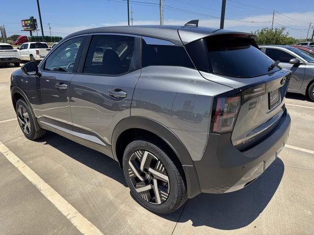 2025 Nissan Kicks SV photo 8