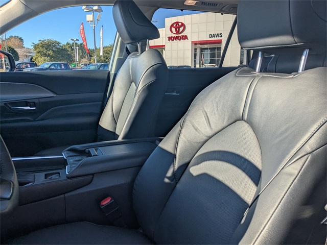 2025 Toyota Grand Highlander XLE Silver at Davis Toyota of Orangeburg