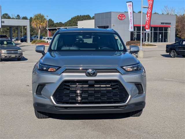 2025 Toyota Grand Highlander XLE Silver at Davis Toyota of Orangeburg