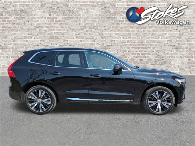 2023 Volvo XC60 B5 Plus Bright Theme - 2