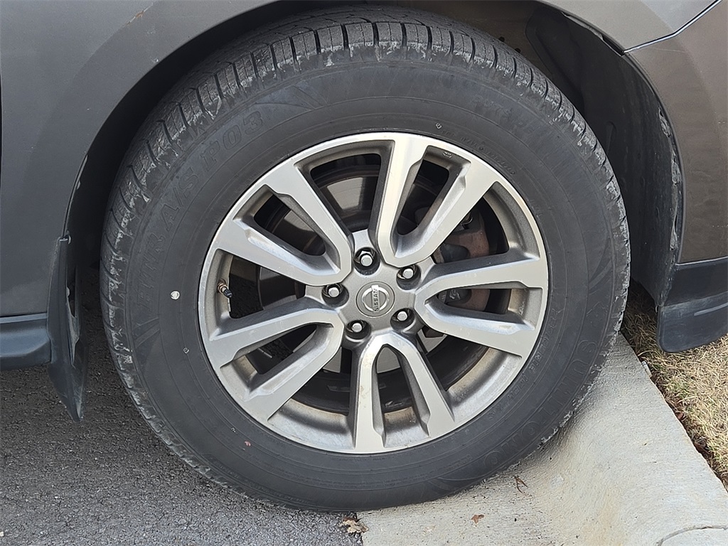 Used 2015 Nissan Pathfinder For Sale in Farmington, AR