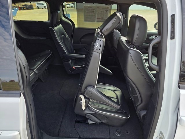 2024 Chrysler Pacifica Limited White at Martin Chrysler Dodge Jeep Ram