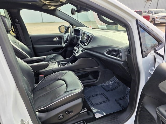 2024 Chrysler Pacifica Limited White at Martin Chrysler Dodge Jeep Ram