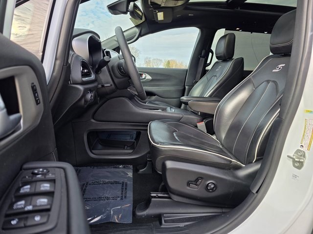 2024 Chrysler Pacifica Limited White at Martin Chrysler Dodge Jeep Ram