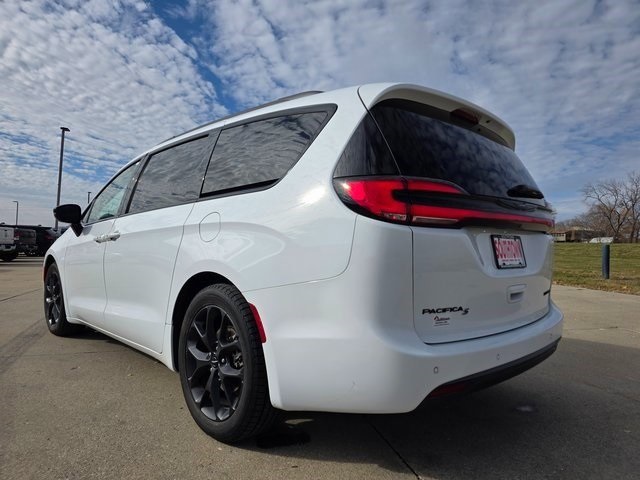 2024 Chrysler Pacifica Limited White at Martin Chrysler Dodge Jeep Ram