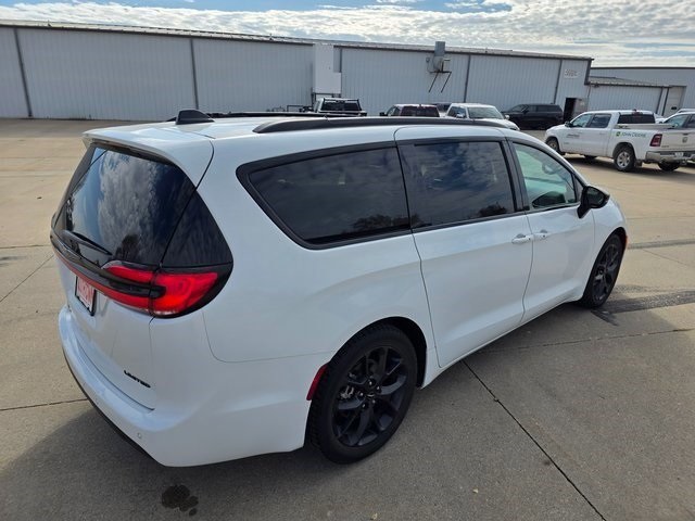 2024 Chrysler Pacifica Limited White at Martin Chrysler Dodge Jeep Ram