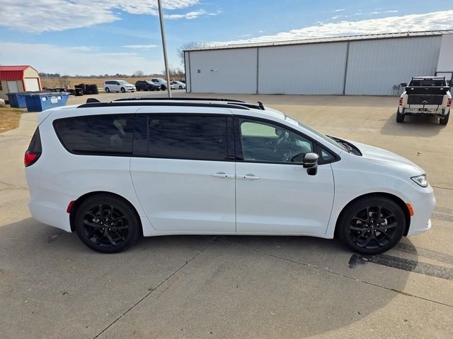 2024 Chrysler Pacifica Limited White at Martin Chrysler Dodge Jeep Ram