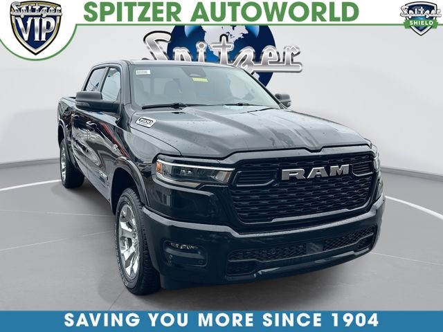 Diamond Black Crystal Pearlcoat 2026 RAM 1500 Big Horn Crew Cab 4WD Pickup Truck Four-Wheel Drive 8-Speed Automatic