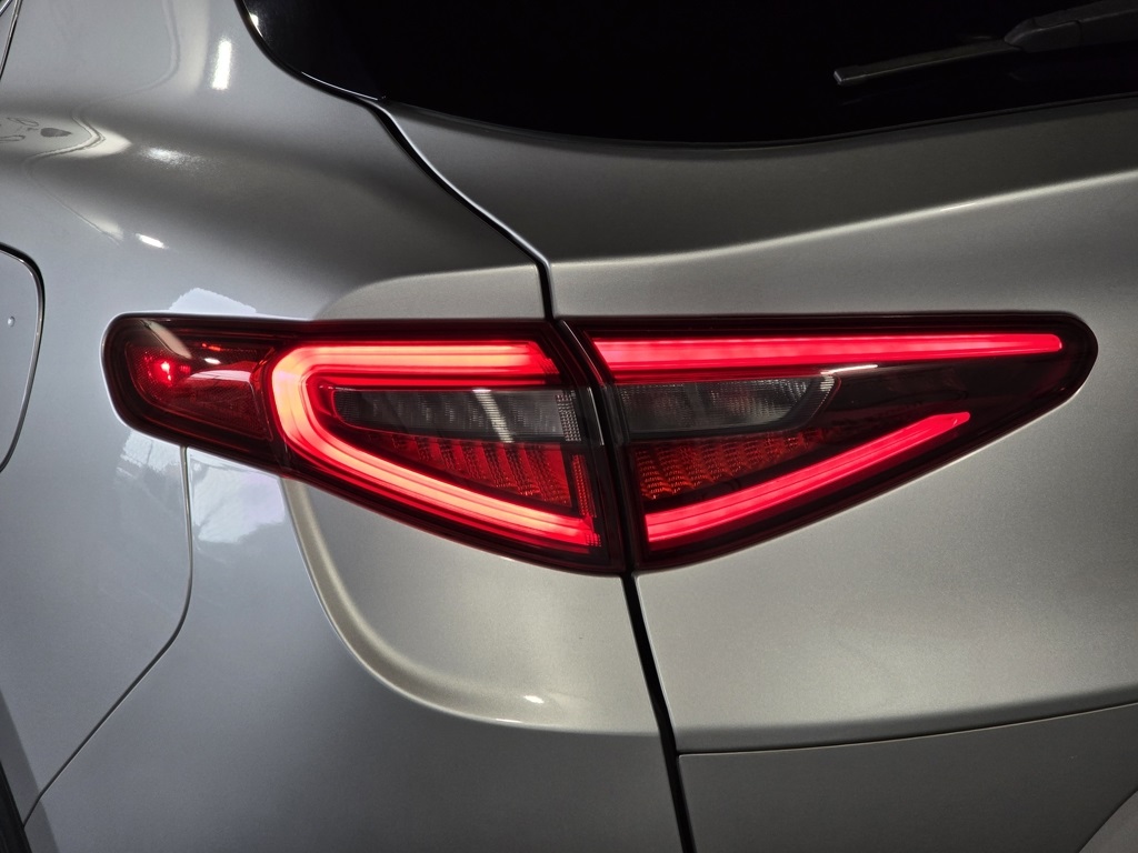 Thumbnail: 2019 Alfa Romeo Stelvio - 10