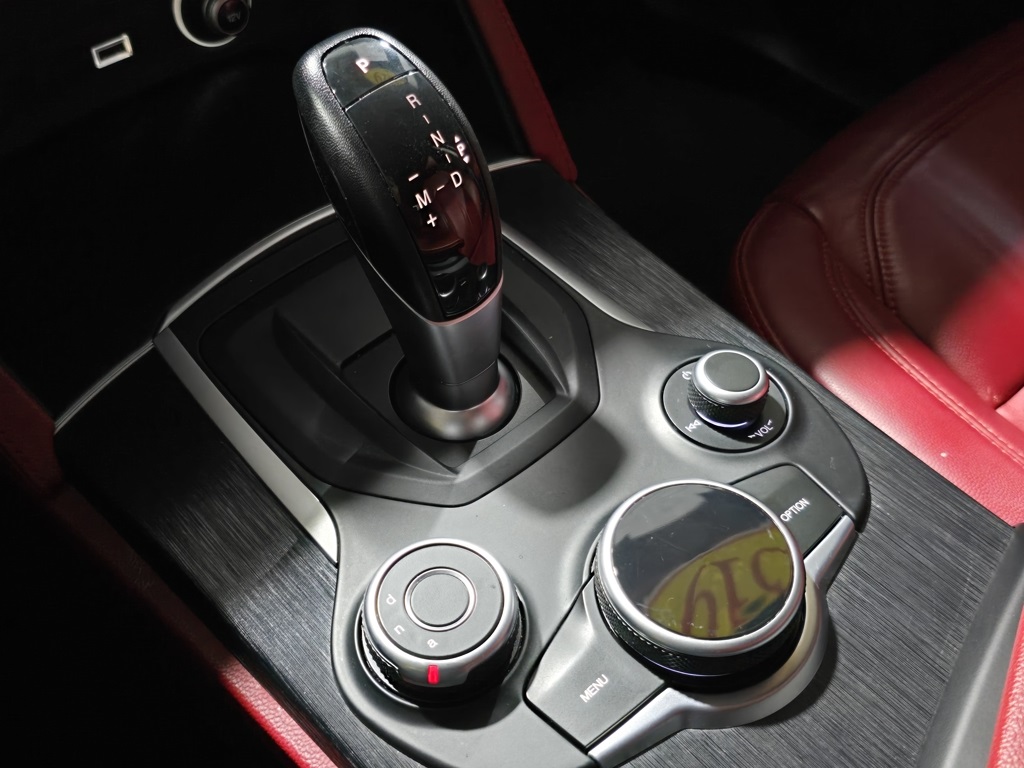 Thumbnail: 2019 Alfa Romeo Stelvio - 24