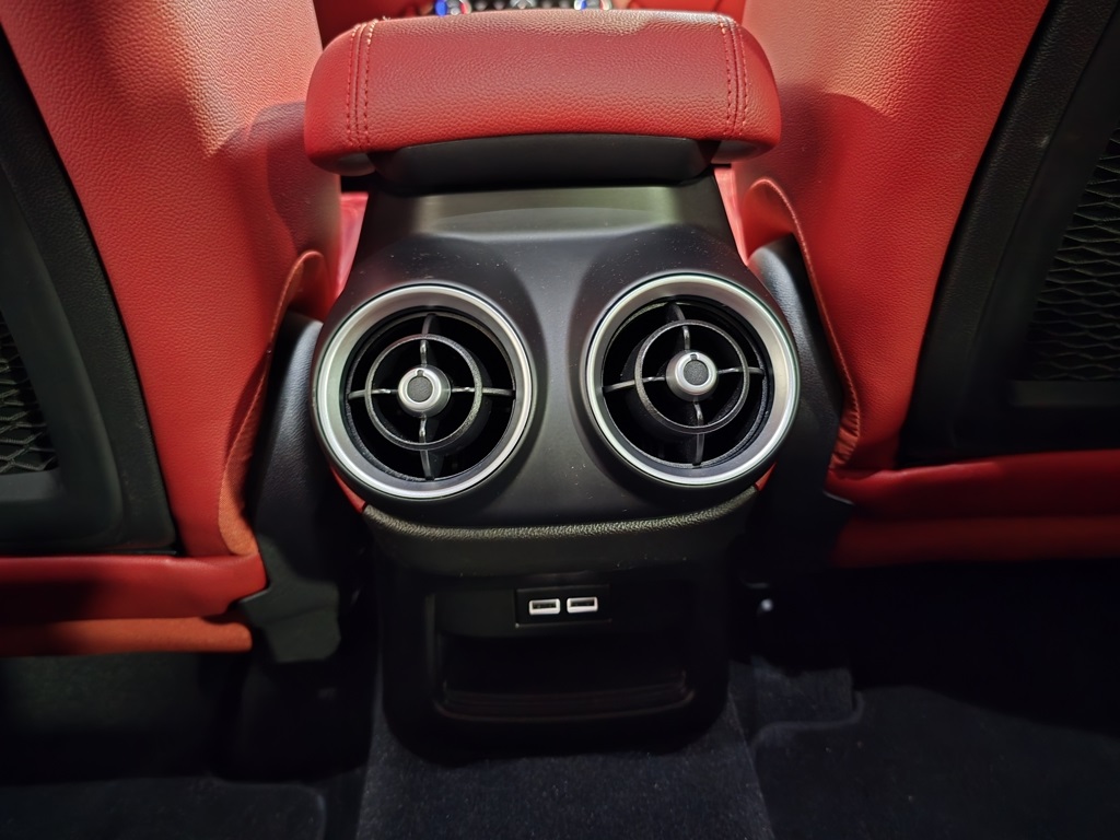 Thumbnail: 2019 Alfa Romeo Stelvio - 28