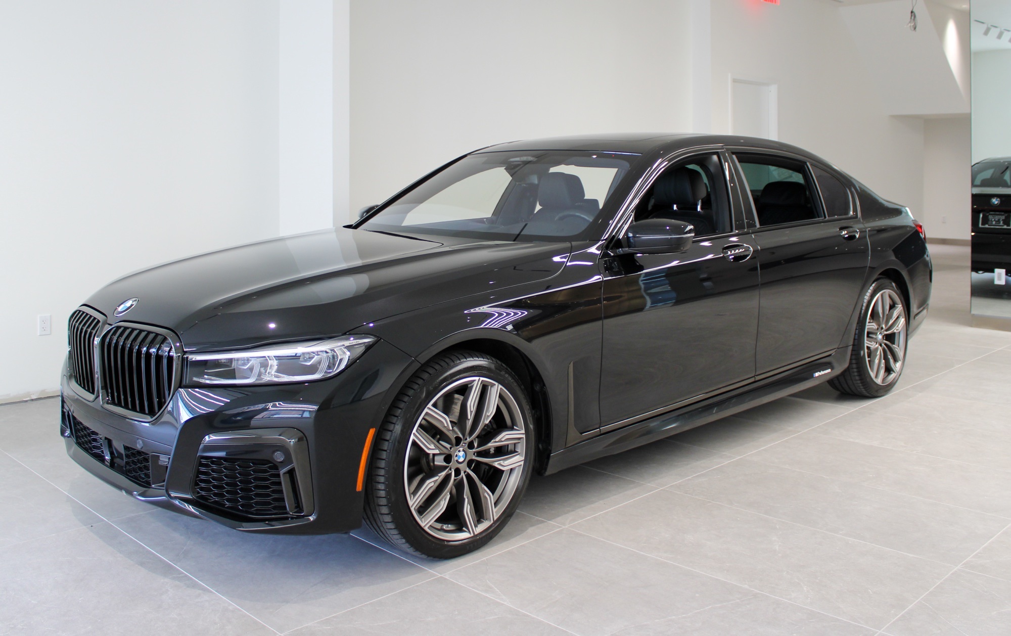 /2022 BMW M760i
