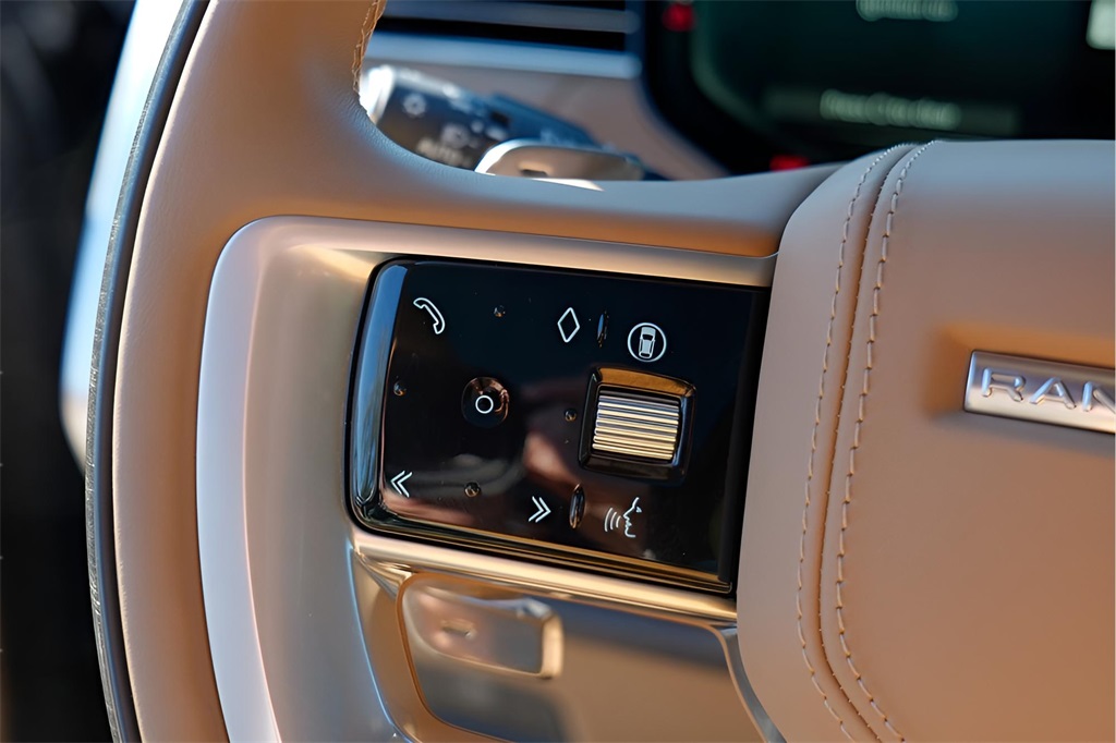 Used Car 2025 Land Rover Range Rover  Se For Sale Under $140,000 In Austin, Texas