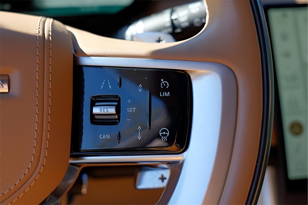 Used Car 2025 Land Rover Range Rover  Se For Sale Under $140,000 In Austin, Texas