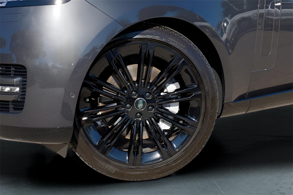 Used Car 2025 Land Rover Range Rover  Se For Sale Under $140,000 In Austin, Texas