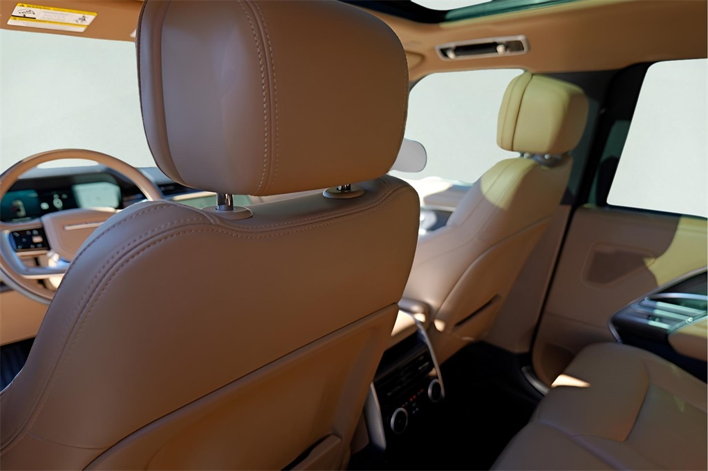 Used Car 2025 Land Rover Range Rover  Se For Sale Under $140,000 In Austin, Texas