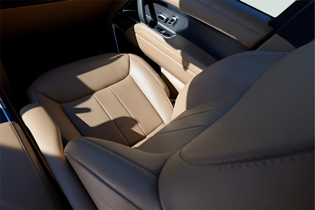 Used Car 2025 Land Rover Range Rover  Se For Sale Under $140,000 In Austin, Texas