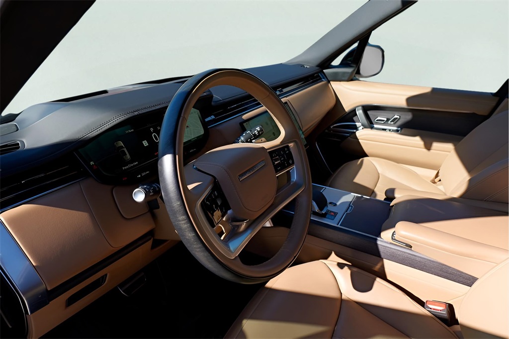 Used Car 2025 Land Rover Range Rover  Se For Sale Under $140,000 In Austin, Texas