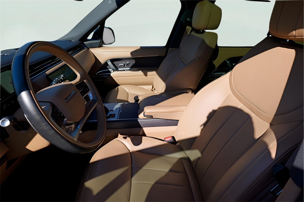 Used Car 2025 Land Rover Range Rover  Se For Sale Under $140,000 In Austin, Texas