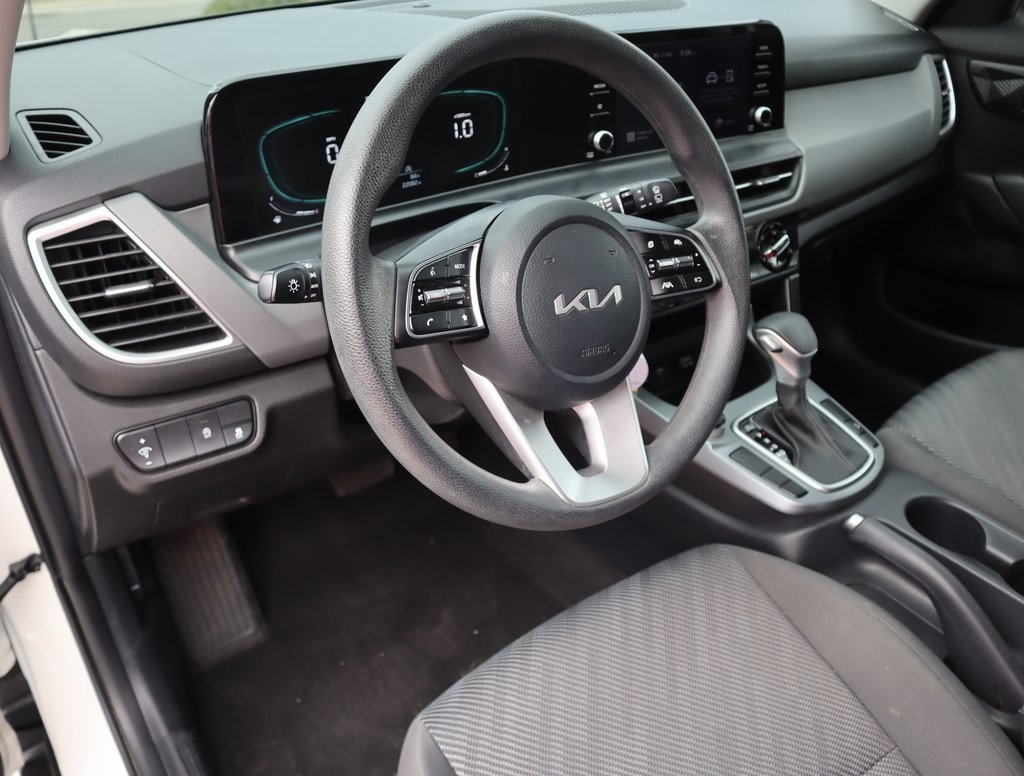 Thumbnail: 2024 Kia Seltos - 18