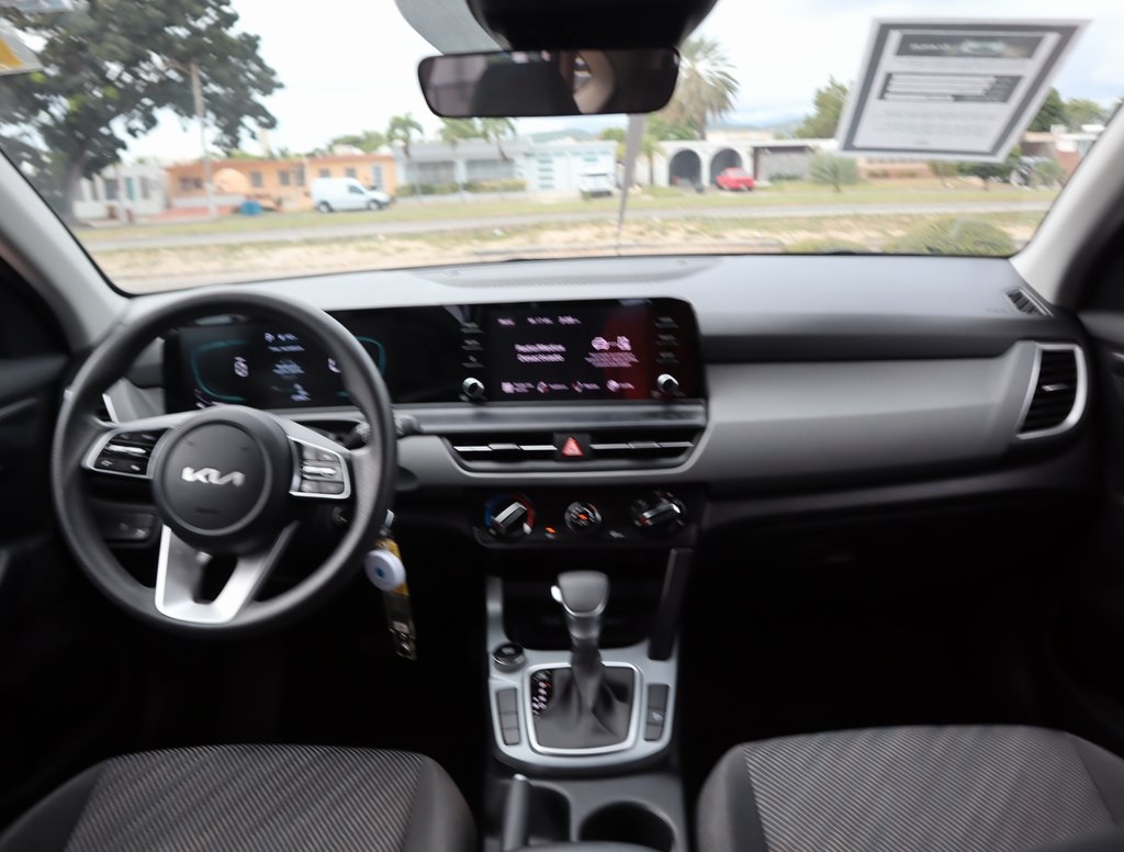 Thumbnail: 2024 Kia Seltos - 24