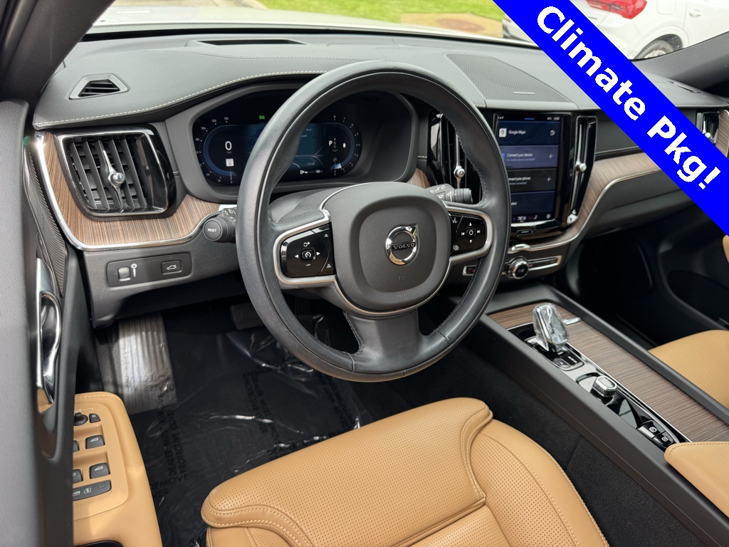 2022 Volvo XC60 Inscription photo 2