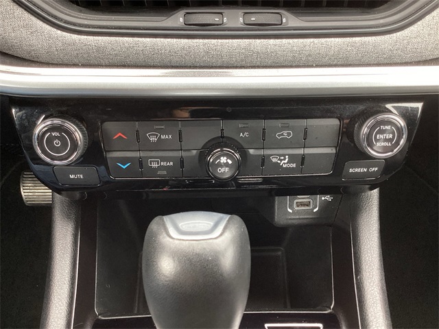 Used Car 2024 Jeep Compass  Latitude For Sale Under $25,000 In San Antonio, Texas