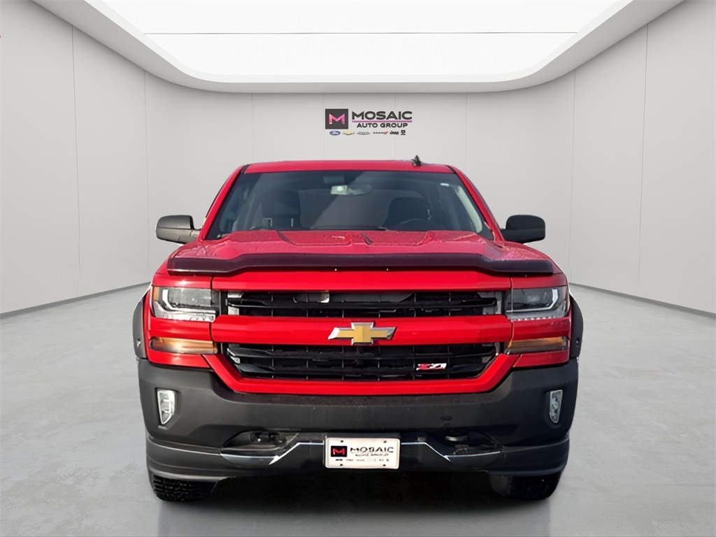 Used 2017 Chevrolet Silverado 1500 LT with VIN 1GCVKREC5HZ220622 for sale in Zumbrota, Minnesota