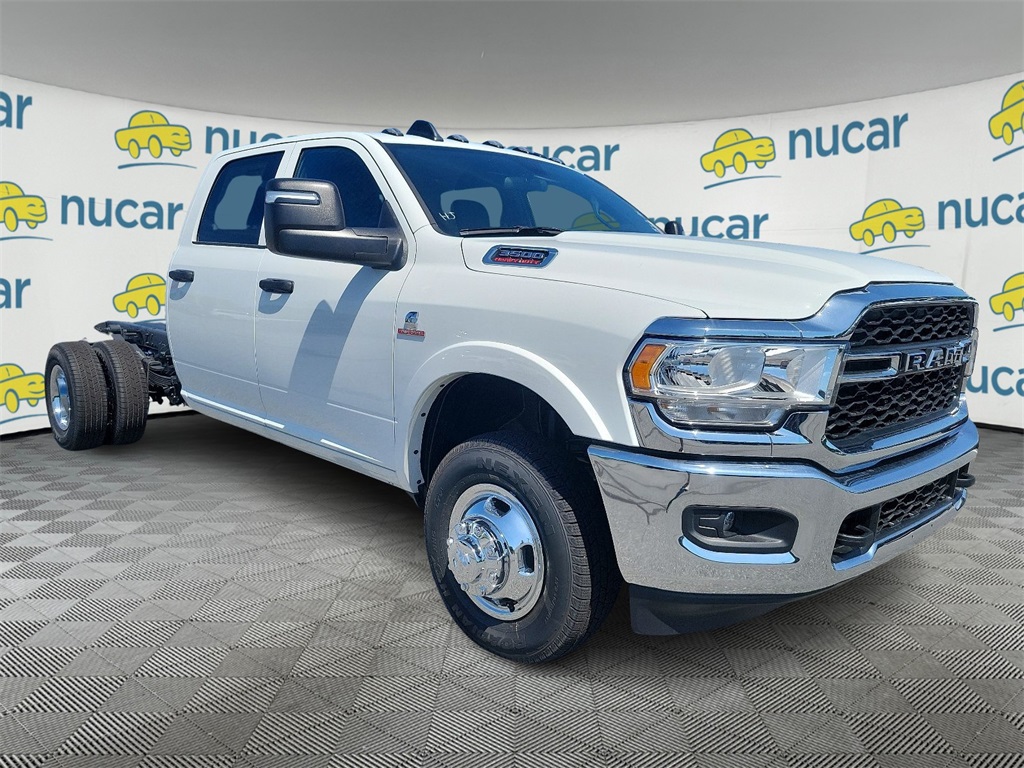2024 RAM 3500 Chassis Tradesman Crew Cab LB DRW 4WD