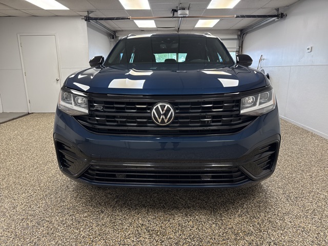 2023 Volkswagen Atlas Cross Sport V6 SEL R-Line photo 2