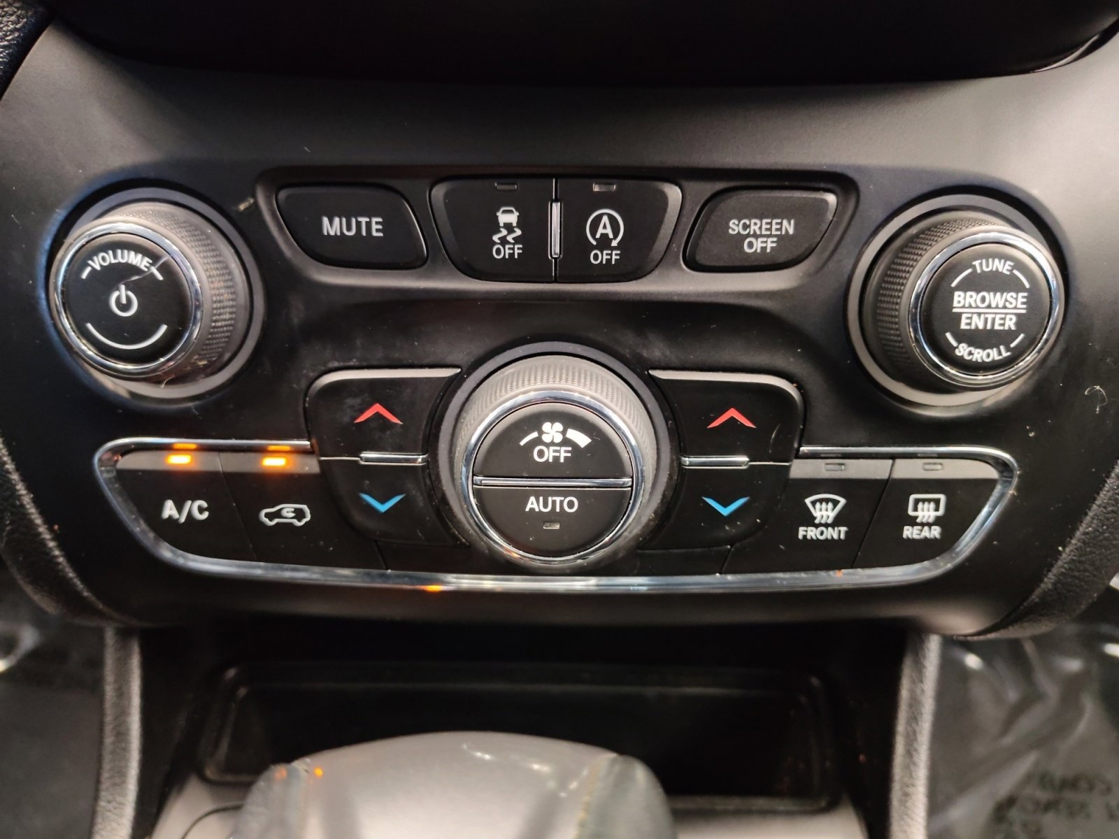 Used Car 2021 Jeep Cherokee  Limited For Sale Under $20,000 In San Antonio, Texas