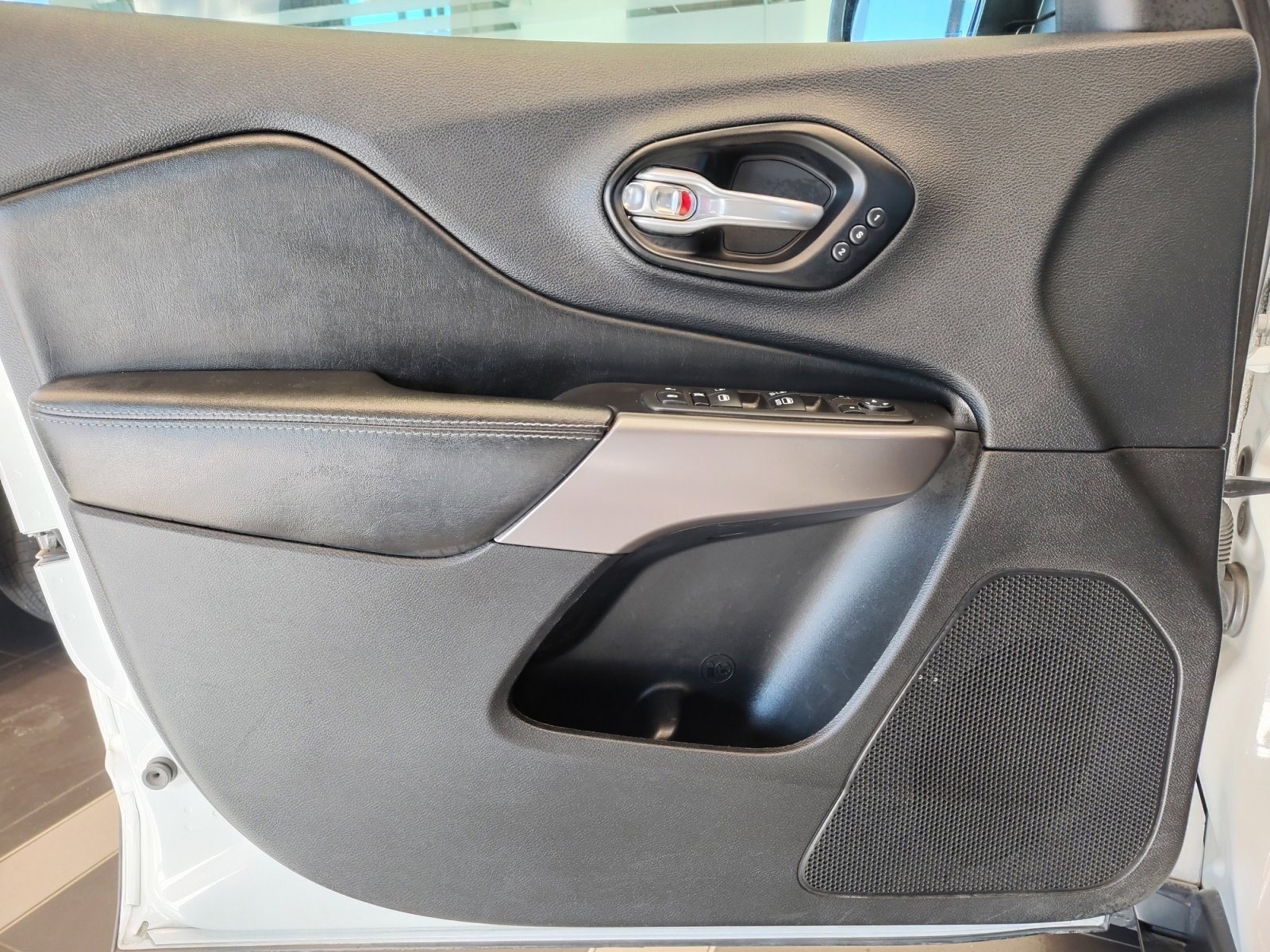 Used Car 2021 Jeep Cherokee  Limited For Sale Under $20,000 In San Antonio, Texas