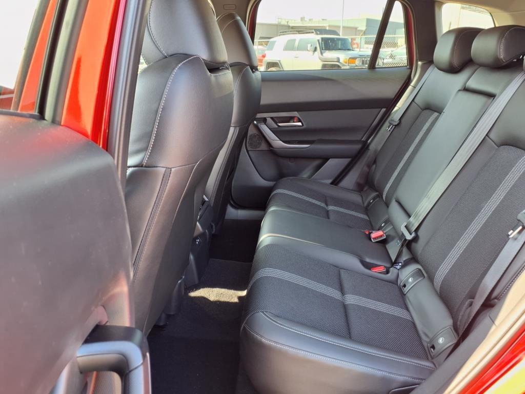 2025 Mazda CX-50 2.5 S Premium Package - 11