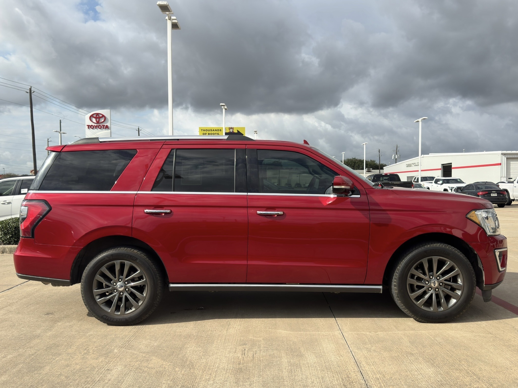 2020 Ford Expedition Limited Red at Bravo Nissan