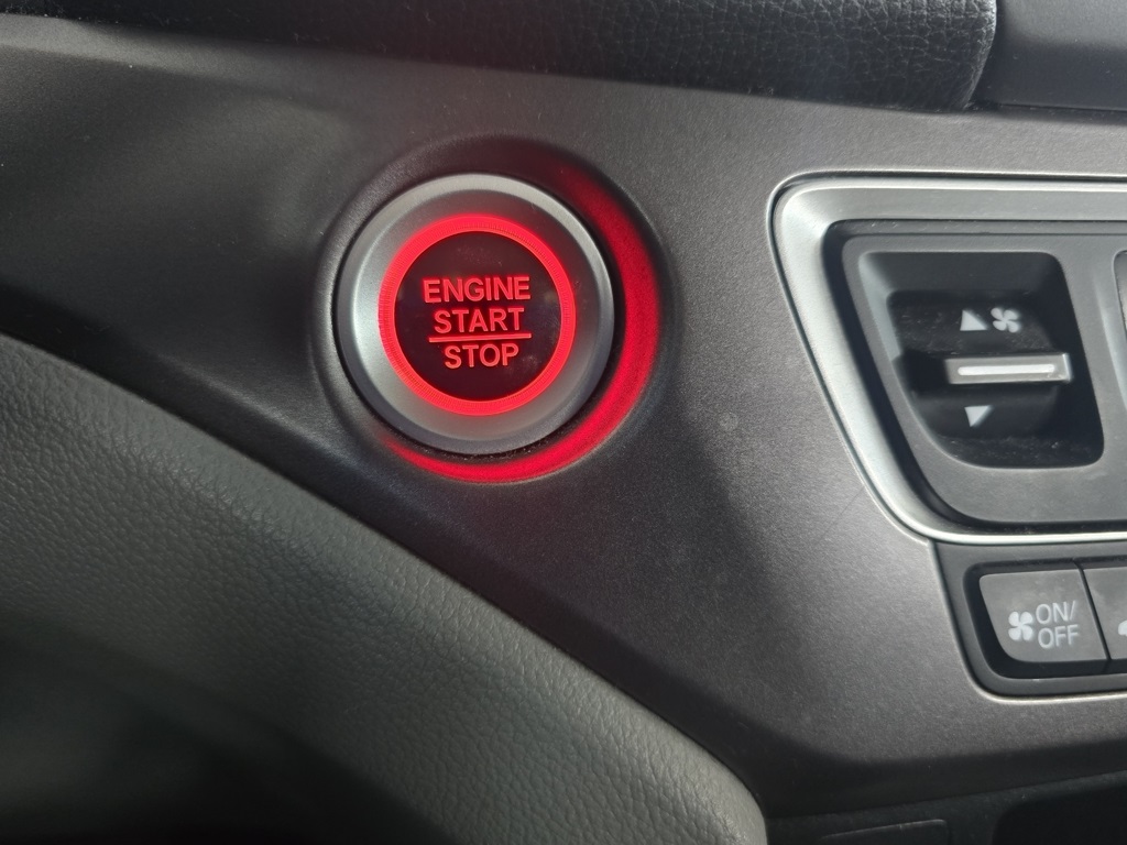 Thumbnail: 2019 Honda Pilot - 19