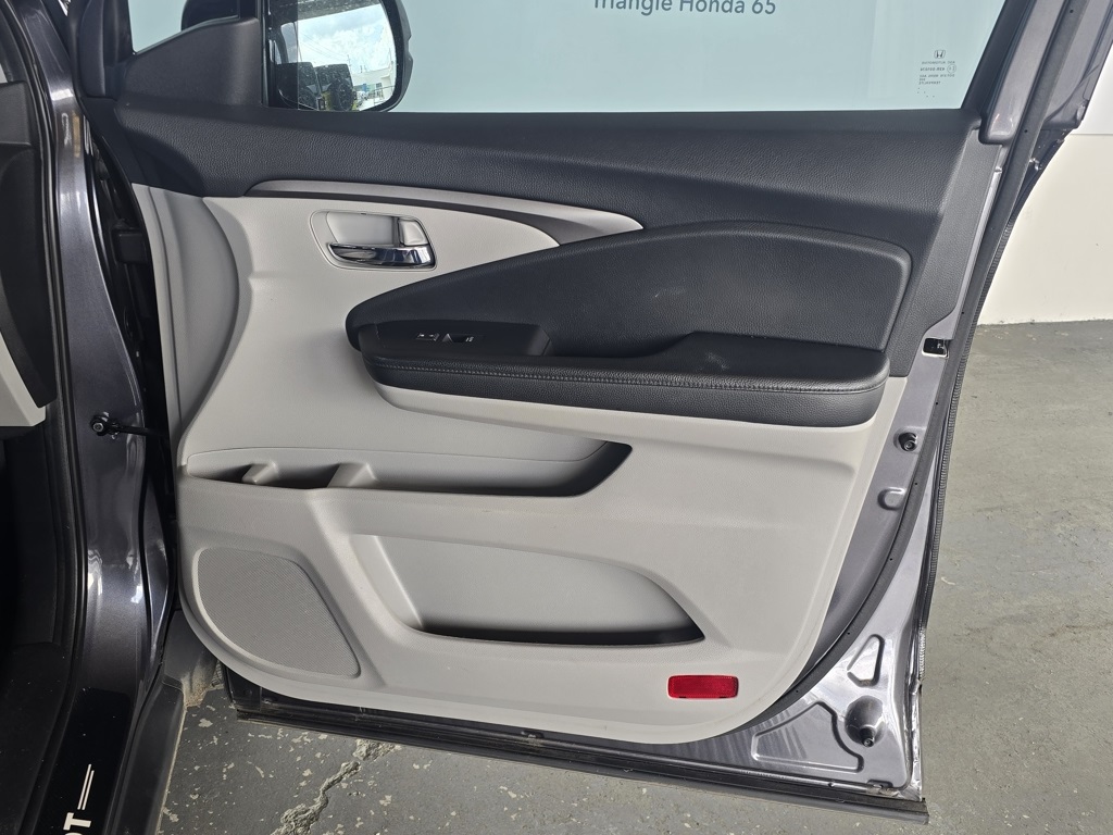 Thumbnail: 2019 Honda Pilot - 8