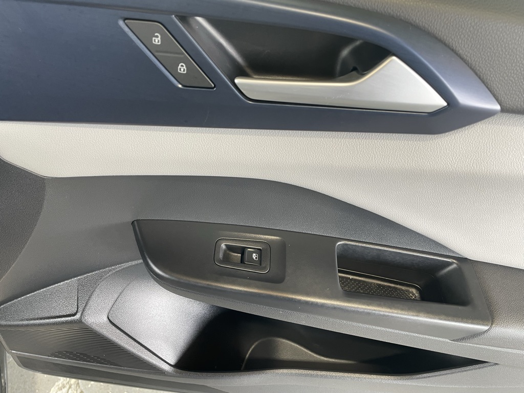 Thumbnail: 2023 Volkswagen Taos - 31