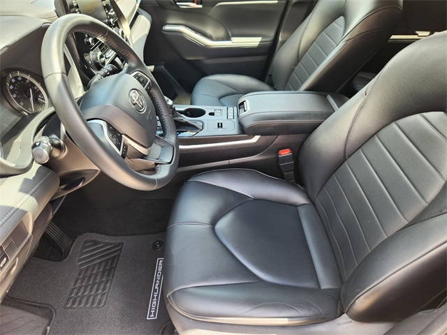 2022 Toyota Highlander XLE photo 14