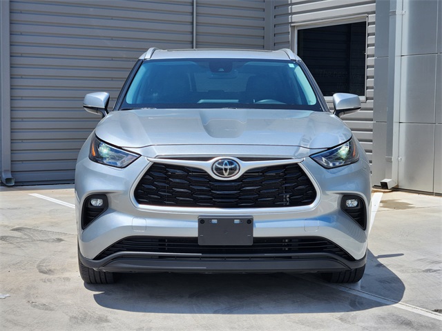 2022 Toyota Highlander XLE photo 3