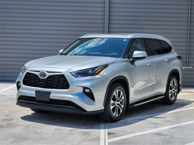 2022 Toyota Highlander XLE photo 4