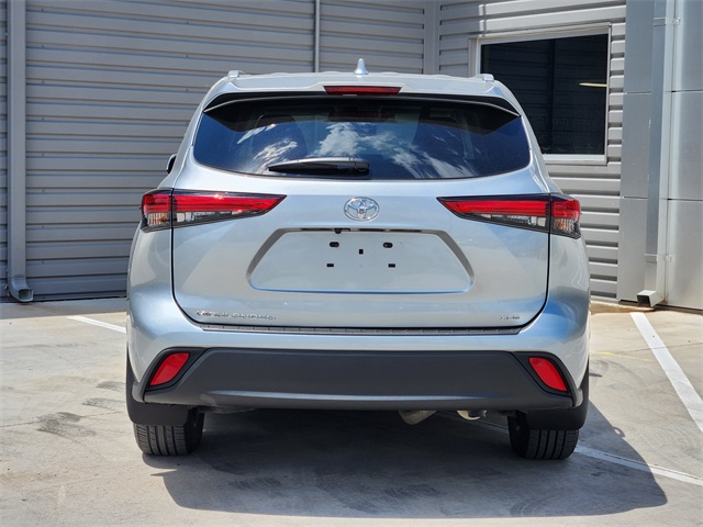 2022 Toyota Highlander XLE photo 7