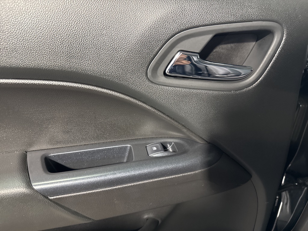 Thumbnail: 2021 Chevrolet Colorado - 29