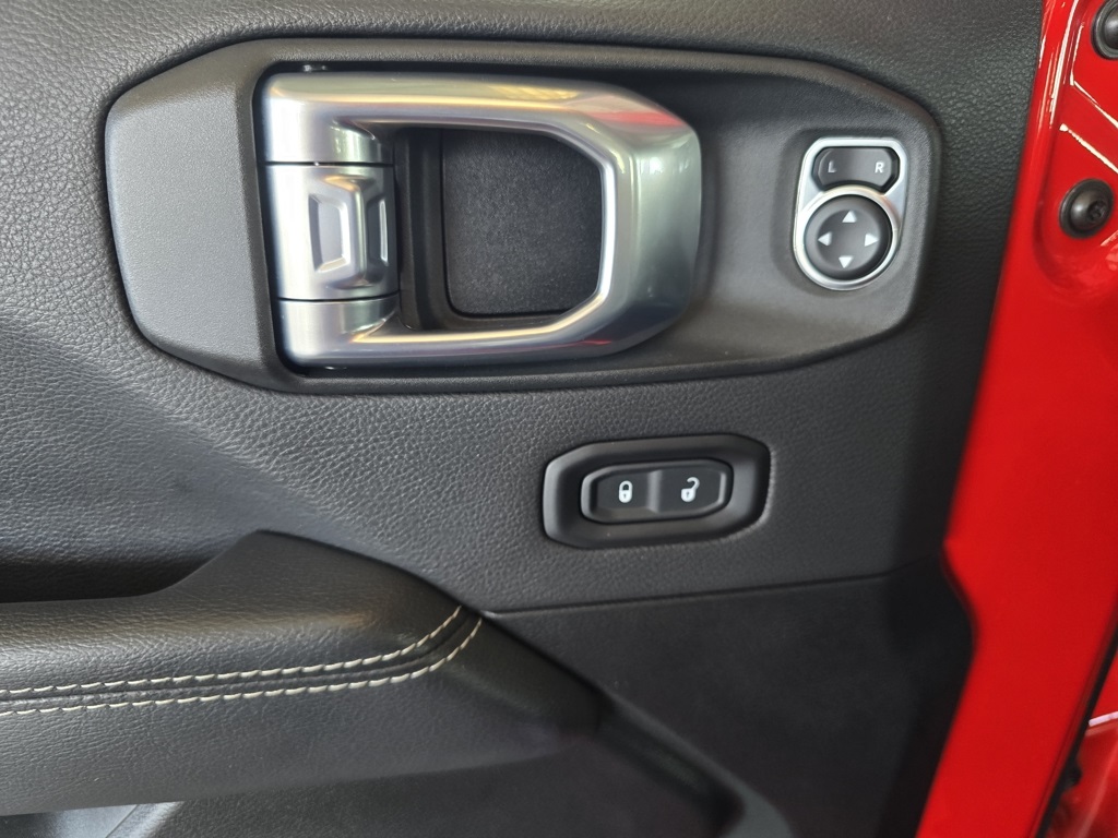 Thumbnail: 2021 Jeep Wrangler - 27