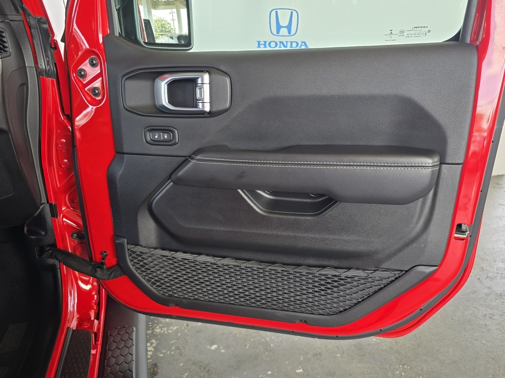 Thumbnail: 2021 Jeep Wrangler - 29