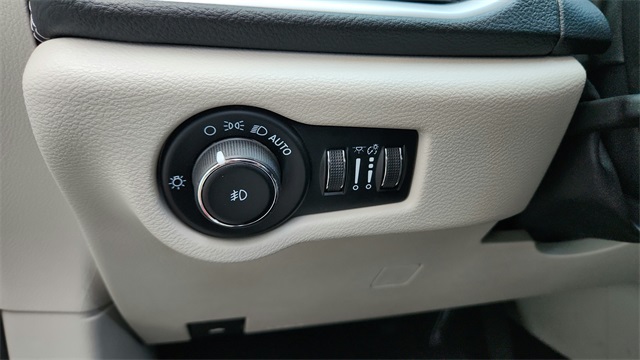 2023 Chrysler Pacifica Hybrid