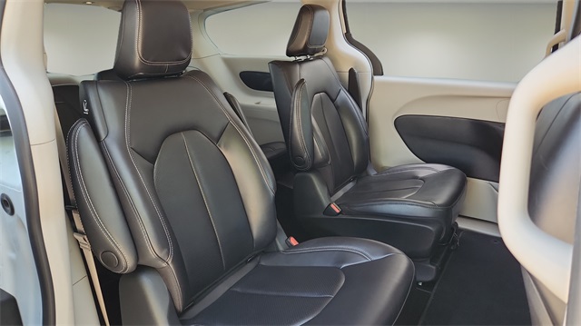 2023 Chrysler Pacifica Hybrid