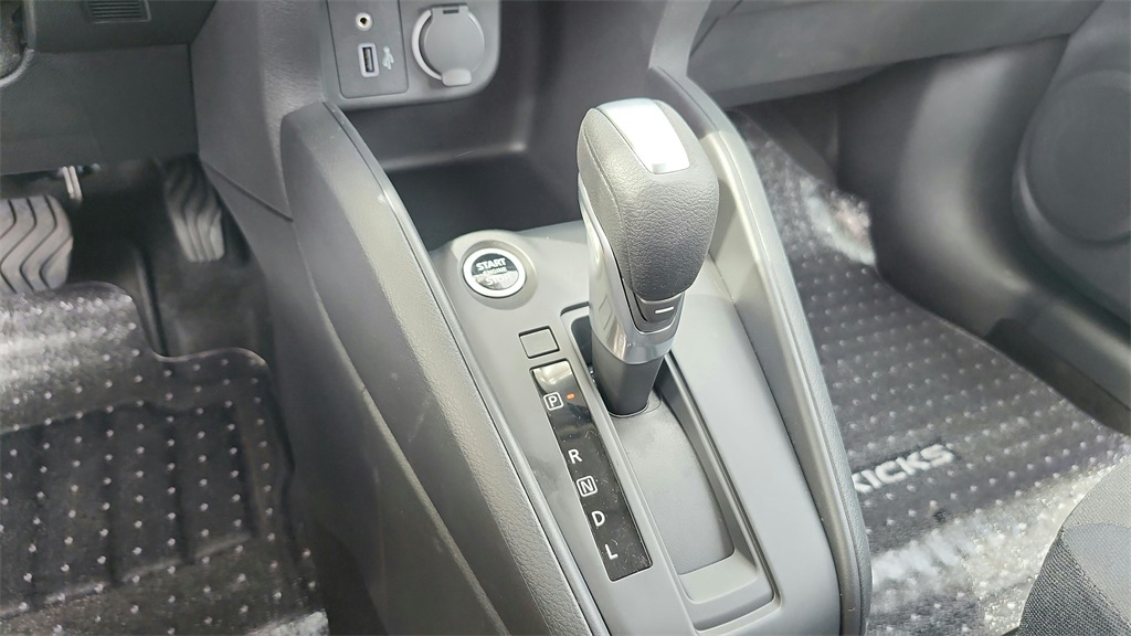 2025 Nissan Kicks Play