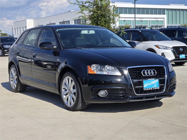 2011 Audi A3 2.0T Premium photo 3