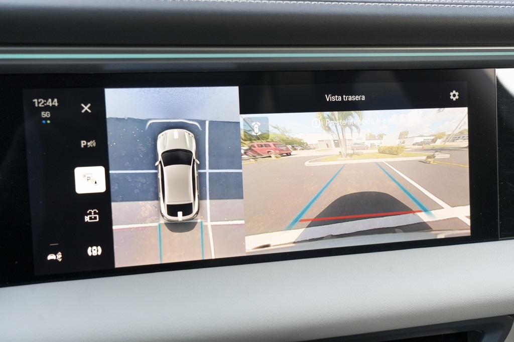 2025 Porsche Macan Electric 4S - Photo 24