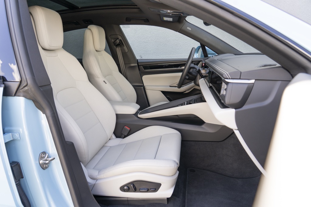 2025 Porsche Macan Electric 4S - Photo 39